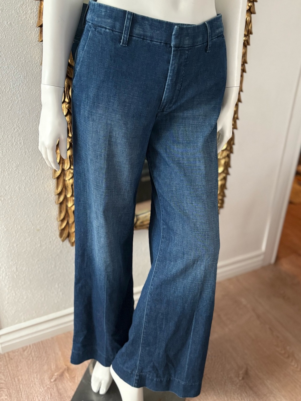 Frank & Eileen West Village Wide-Leg Trouser
Italian Dream Light
Denim S/4 $348 - Picture 2 of 14
